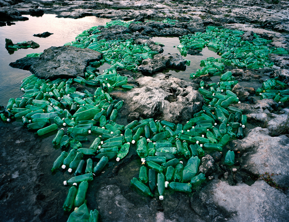 940203-On-The-Shores-Of-A-Pristine-Wilderness-Is-The-Saddest-Art-You-Will-Ever-See.07